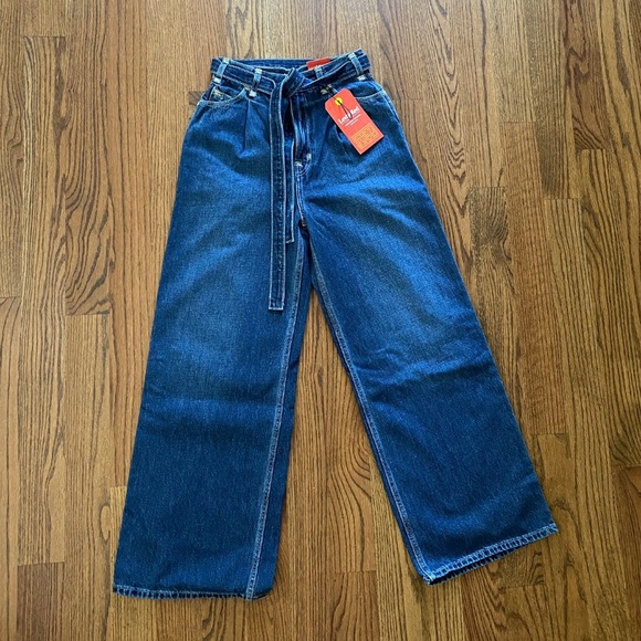 Levi's Red - Premium Denim - Loose Wide Leg Jeans Baggy 25x30 ~NWT - Picture 8 of 12